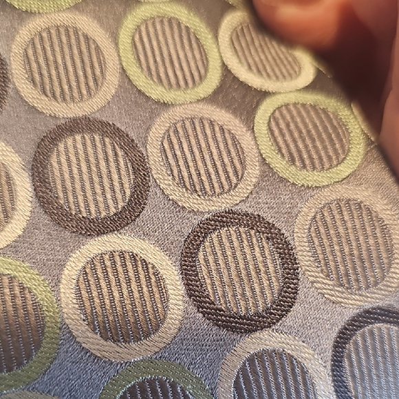 Michael Kors. Guy Laroche. Van Heusen. Platinum Design 4 Amazing Ties! - Picture 6 of 10